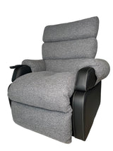 "XXL COCOON" Læne/hvilestol. Sædebredde 65 cm. Beriatrisk. Hæve/sænke funktion - Seniorpleje - seniorstol - INNOV’SA - INNO-XXLTAUPE/LysbrunPU-4 - Brun tekstik -sort kant/ramme (PU) - -