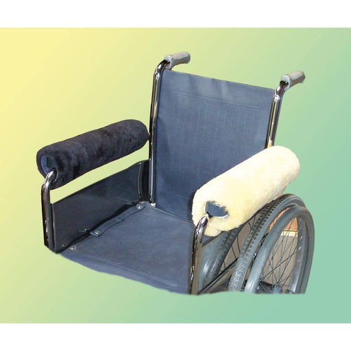 Ægte lammeskind - Varm & blød polstring til dine kørestols-armlæn, 1 styk - Seniorpleje - Tilbehør til kørestole - Orgaterm - OGT-203850 - NATURFARVET - -